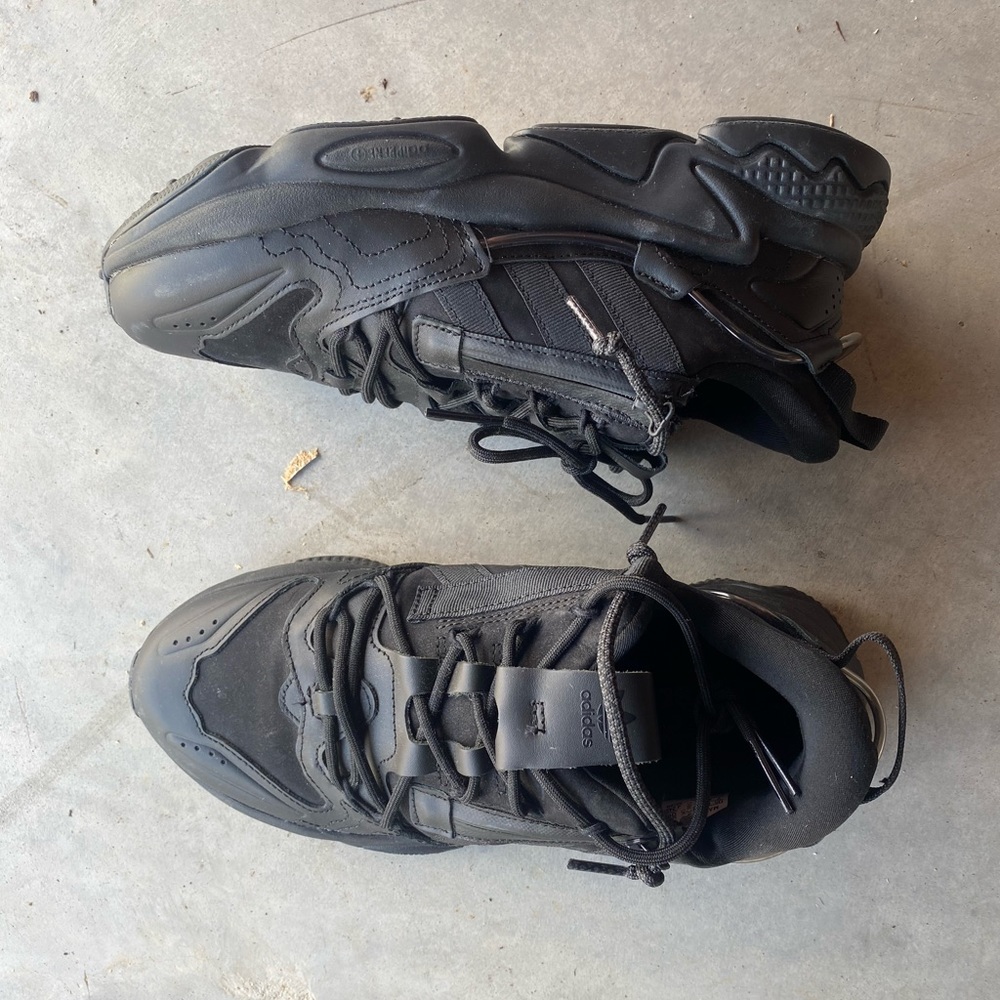 Adidas OZWEEGO